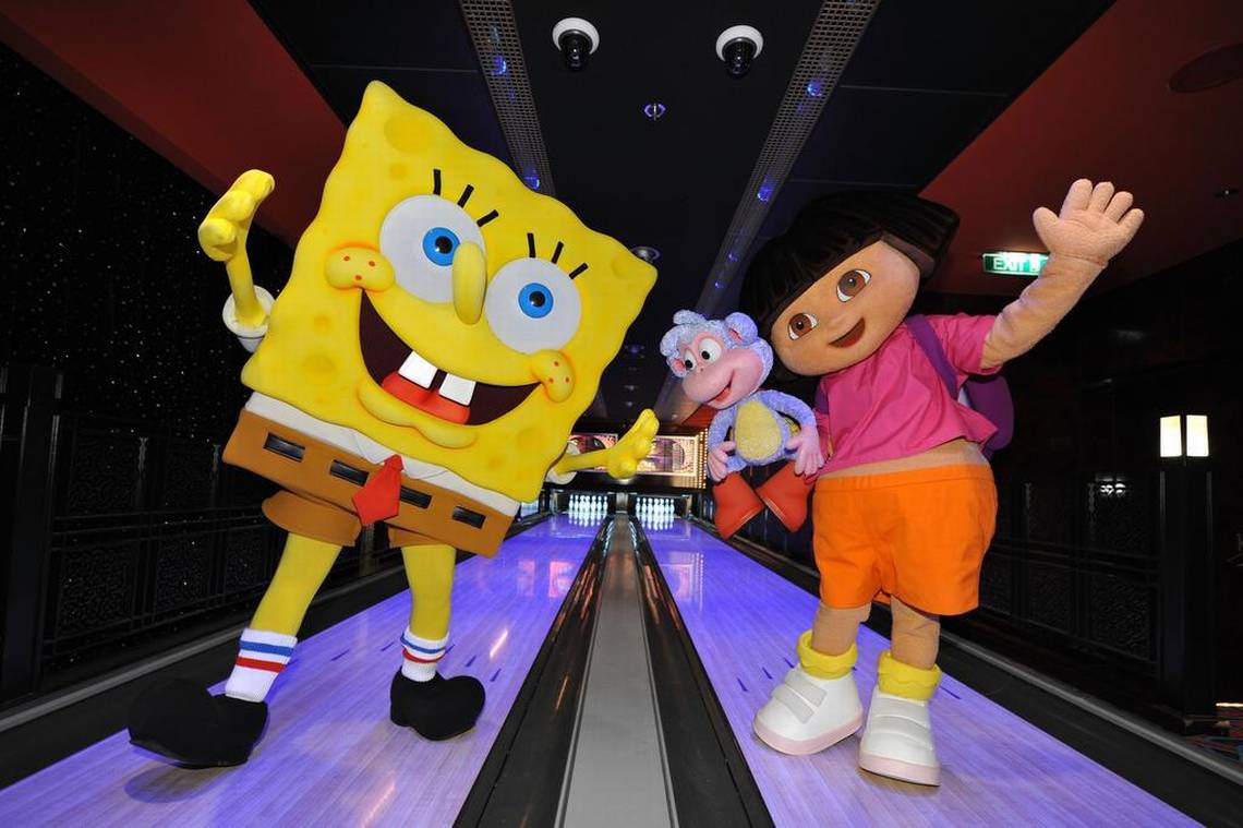 ¿Qué pasó con los cruceros de Nickelodeon? ¿Qué tan fría estaba el agua cuando se hundió el Titanic? Desde Royal Caribbean hasta Disney, estos 5 cruceros se encuentran entre los mejores, los viajeros dicen 10 cosas que no sabían sobre las cocinas y la comida de los cruceros. Cómo conseguir un trabajo en un crucero (sin experiencia) Eche un vistazo al interior de las viviendas de los capitanes de dos cruceros ¿Dónde se construyen los cruceros? ¿Qué tan fría estaba el agua cuando se hundió el Titanic? Desde Royal Caribbean hasta Disney, estos cinco cruceros son algunos de los mejores, según los viajeros Disney Fantasy vs. Norwegian Encore: diferencias entre Disney y NCL 5 cosas que me encantaron (y 4 que odié) de mis vacaciones en el crucero más grande del mundo 11 peores Errores que se deben evitar al empacar bebidas en un crucero Estos artículos esenciales me ayudaron a dominar el empaque para un crucero y cuestan menos de $25