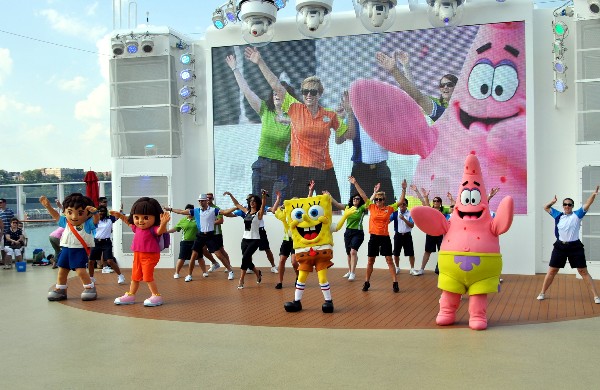 ¿Qué pasó con los cruceros de Nickelodeon? ¿Qué tan fría estaba el agua cuando se hundió el Titanic? Desde Royal Caribbean hasta Disney, estos 5 cruceros se encuentran entre los mejores, los viajeros dicen 10 cosas que no sabían sobre las cocinas y la comida de los cruceros. Cómo conseguir un trabajo en un crucero (sin experiencia) Eche un vistazo al interior de las viviendas de los capitanes de dos cruceros ¿Dónde se construyen los cruceros? ¿Qué tan fría estaba el agua cuando se hundió el Titanic? Desde Royal Caribbean hasta Disney, estos cinco cruceros son algunos de los mejores, según los viajeros Disney Fantasy vs. Norwegian Encore: diferencias entre Disney y NCL 5 cosas que me encantaron (y 4 que odié) de mis vacaciones en el crucero más grande del mundo 11 peores Errores que se deben evitar al empacar bebidas en un crucero Estos artículos esenciales me ayudaron a dominar el empaque para un crucero y cuestan menos de $25
