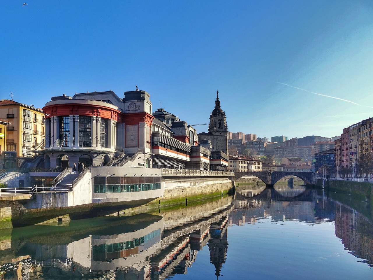 Guía de viaje del puerto de cruceros de Bilbao, qué hay disponible en el puerto cercano a Bilbao