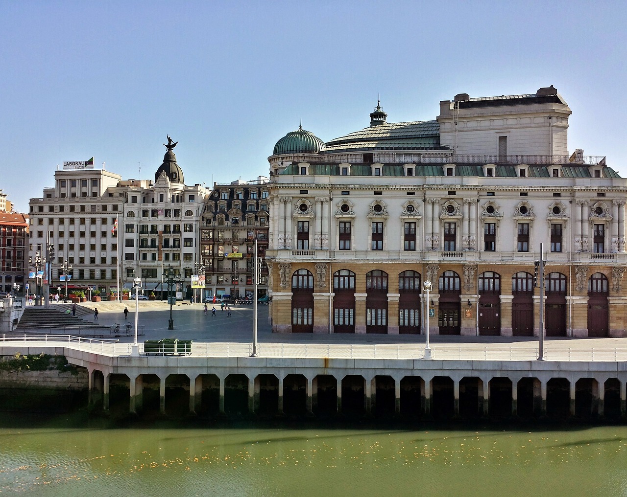 Guía de viaje del puerto de cruceros de Bilbao, qué hay disponible en el puerto cercano a Bilbao
