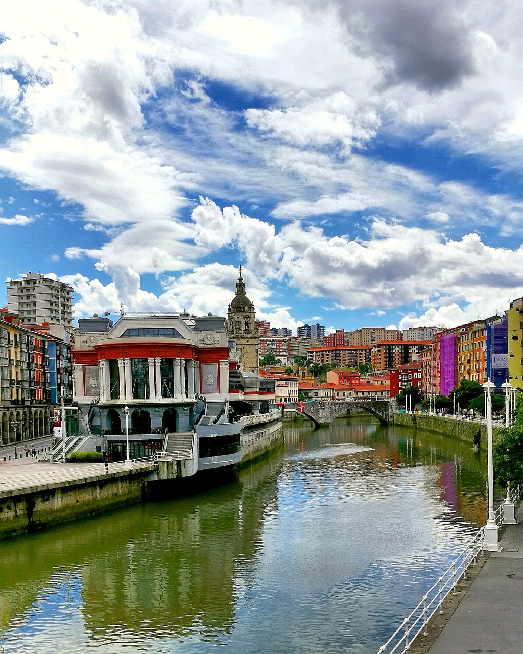 Guía de viaje del puerto de cruceros de Bilbao, qué hay disponible en el puerto cercano a Bilbao