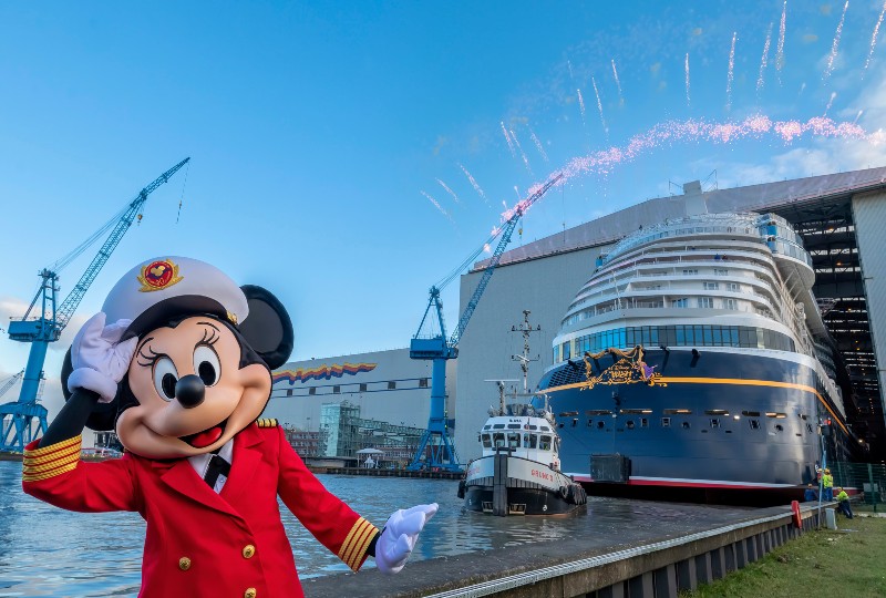 Comparación de cruceros de Disney (por tamaño y antigüedad) Comparación de cruceros de Disney (por tamaño y antigüedad)