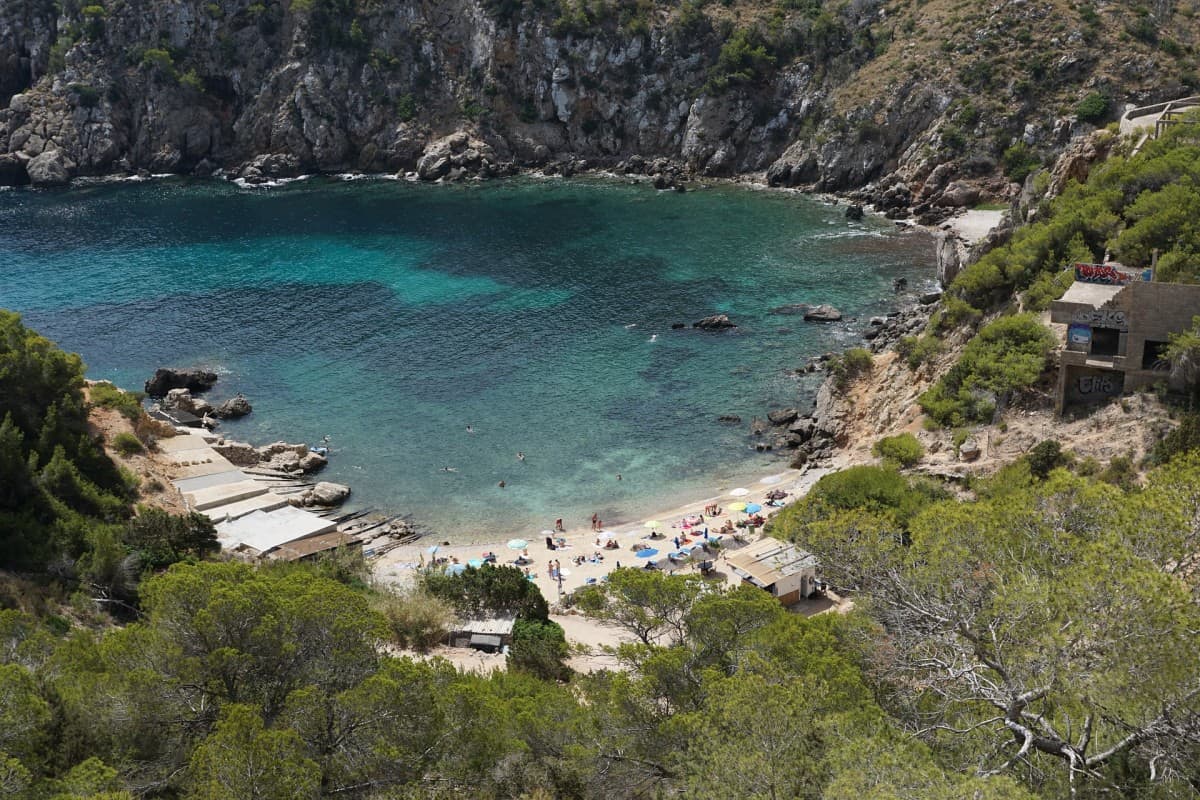 ¿Llamar a Ibiza? ¡No te desesperes! 7 viajes familiares a la isla de la fiesta