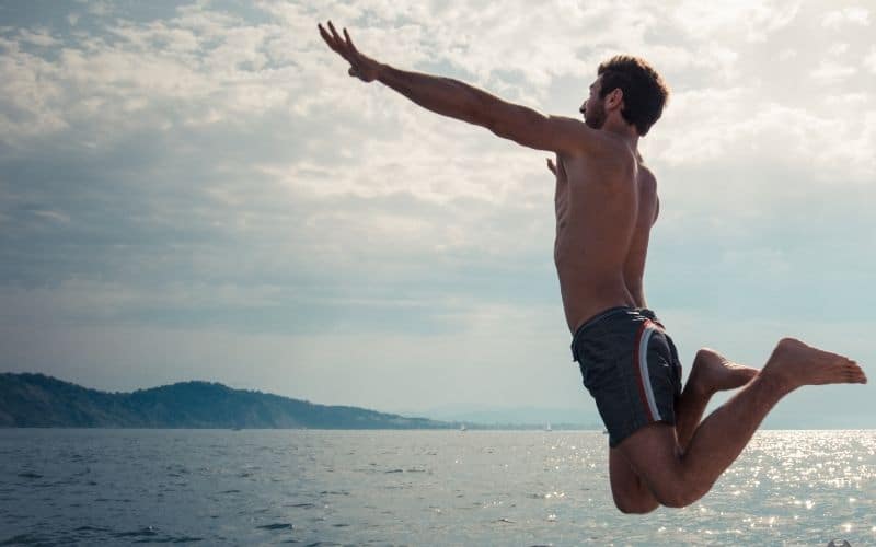 ¿Qué pasa si saltas de un crucero?