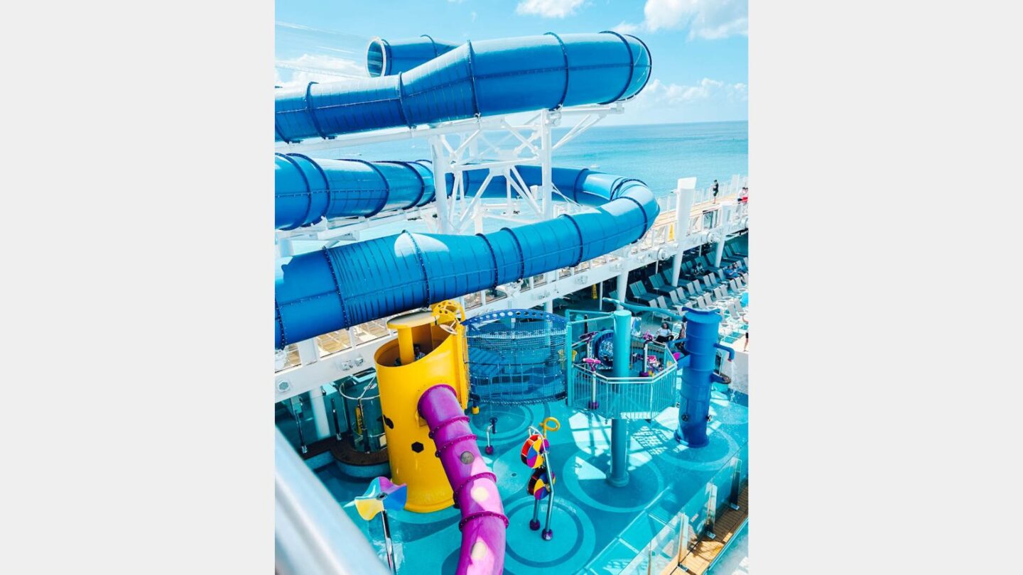 En el Norwegian Encore, una ciudad flotante