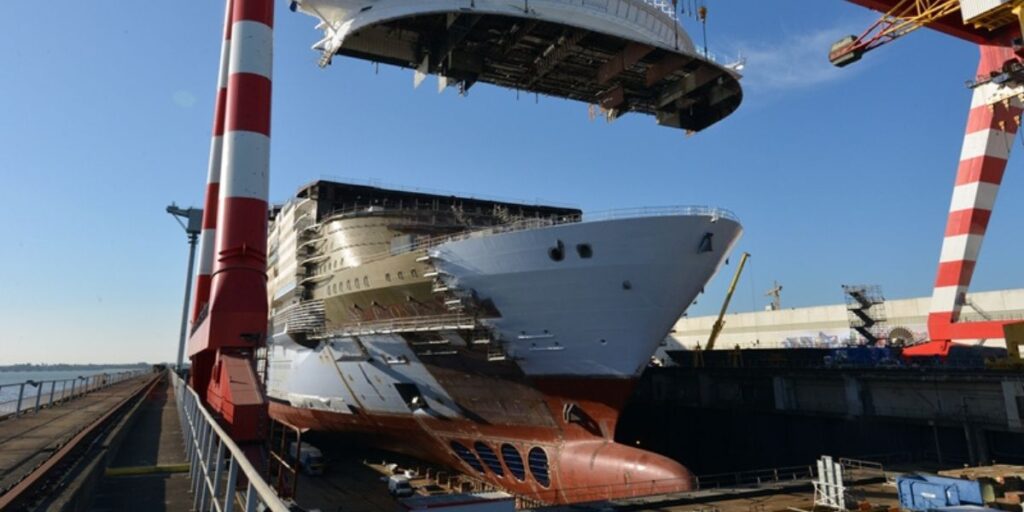 ¿Cómo llegan los cruceros al agua? ¿Cómo llegan los cruceros al agua?