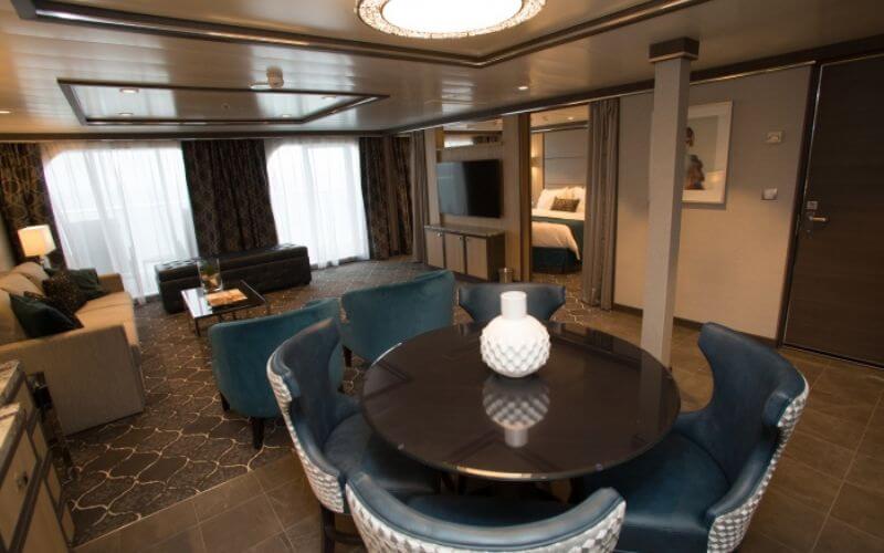 Guía de suites del Symphony of the Seas Guía de suites del Symphony of the Seas