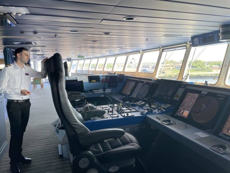 ¿Dónde está el puente de un crucero y cómo es?