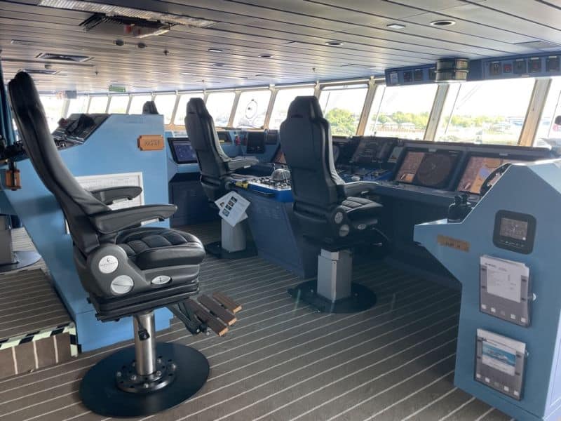 ¿Dónde está el puente de un crucero y cómo es?
