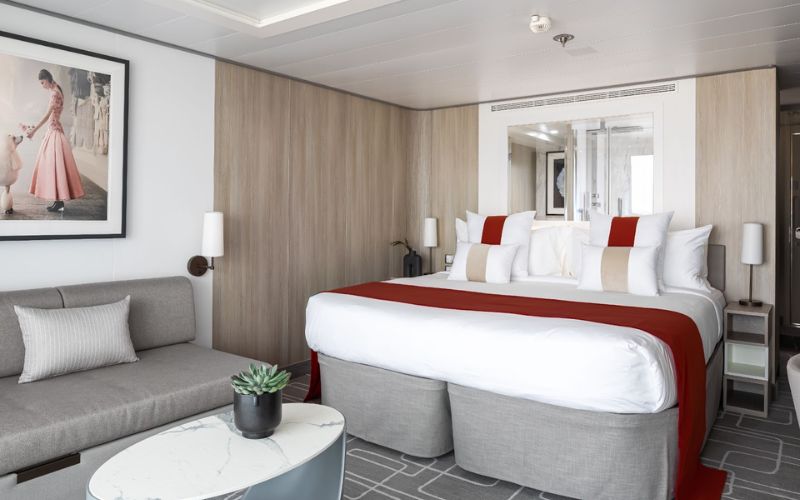 Royal Caribbean vs. Celebrity Cruises: ¿Cuál es mejor? Royal Caribbean vs. Celebrity Cruises: ¿Cuál es mejor?