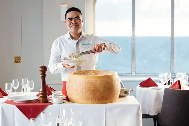 Explicaciones de la oferta gastronómica de Marella Cruceros Explicaciones de la oferta gastronómica de Marella Cruceros
