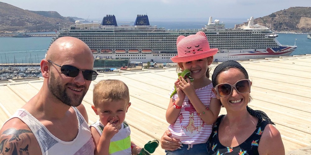 Cómo reservar un crucero para una familia de cuatro