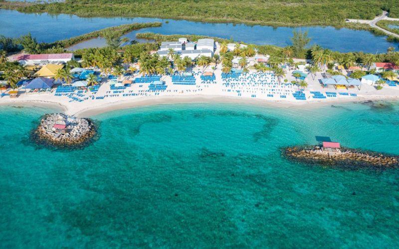 Princess Cays vs. Half Moon Cay: 8 diferencias clave Princess Cays vs. Half Moon Cay: 8 diferencias clave