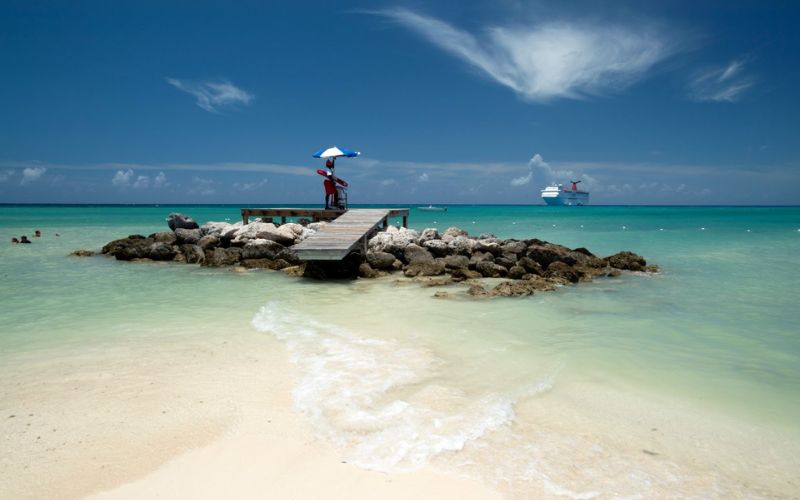 Princess Cays vs. Half Moon Cay: 8 diferencias clave Princess Cays vs. Half Moon Cay: 8 diferencias clave