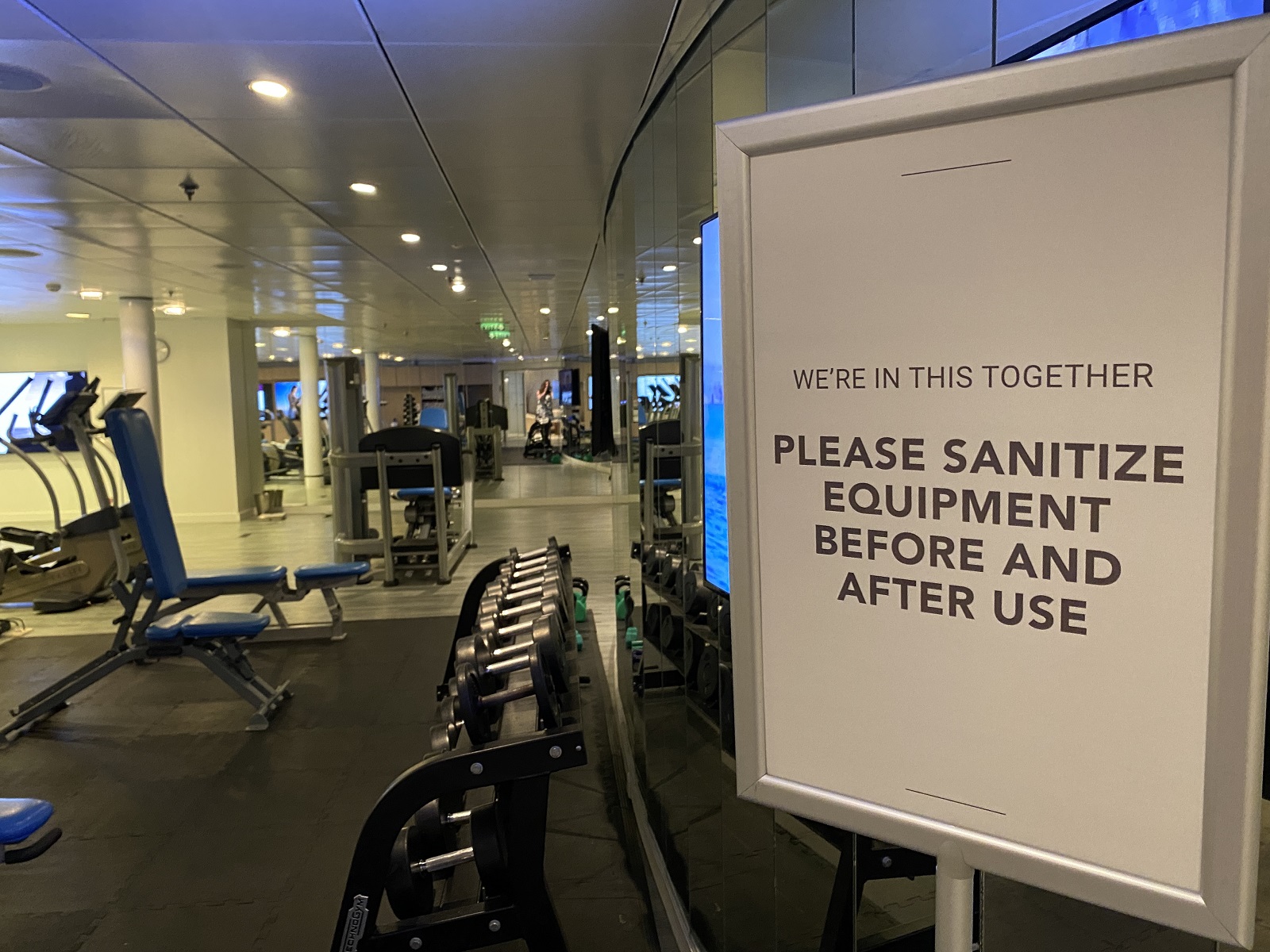 En vivo desde Celebrity Millennium: Squeaky Clean