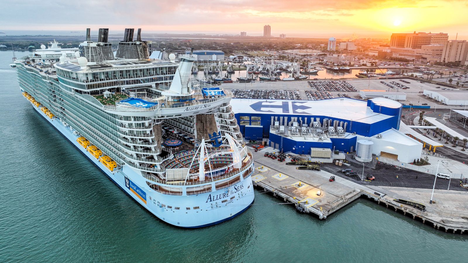 ¿Pueden los bebés ir a la piscina en un crucero?