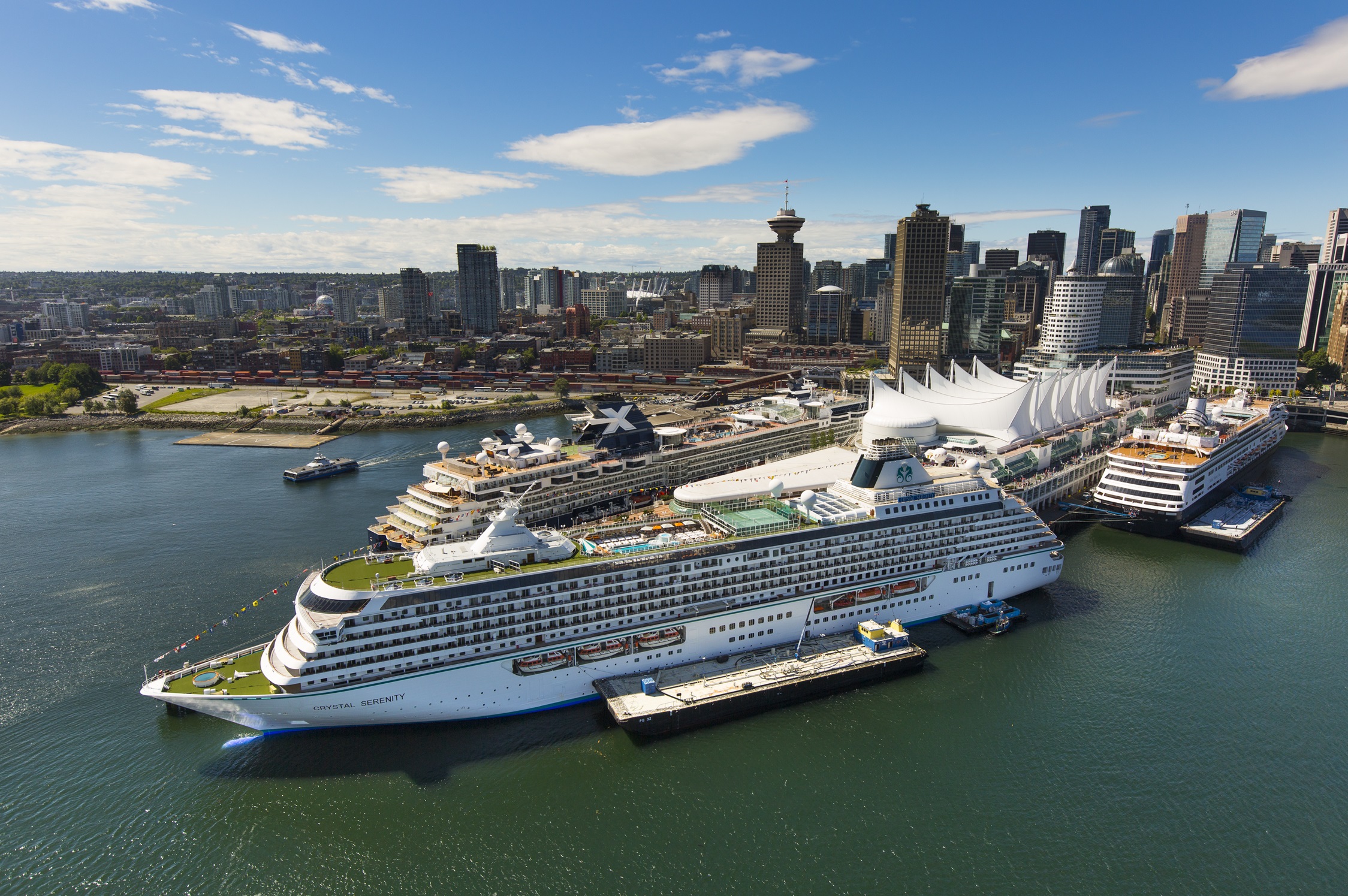 Canadá prohíbe los cruceros hasta al menos febrero