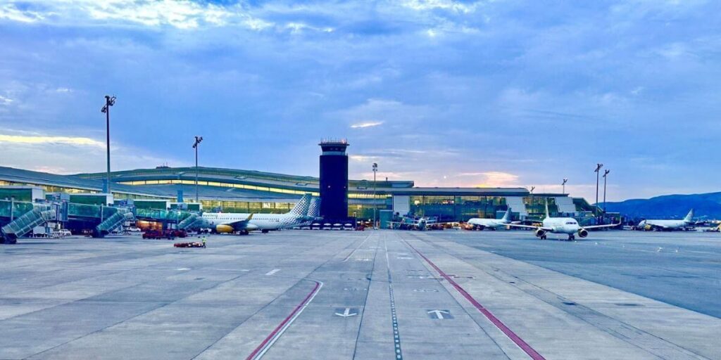 Cómo llegar desde el aeropuerto de Barcelona al puerto de cruceros Cómo llegar desde el aeropuerto de Barcelona al puerto de cruceros