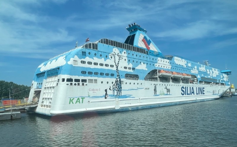 Ferry versus crucero: 12 diferencias que debes conocer Ferry versus crucero: 12 diferencias que debes conocer