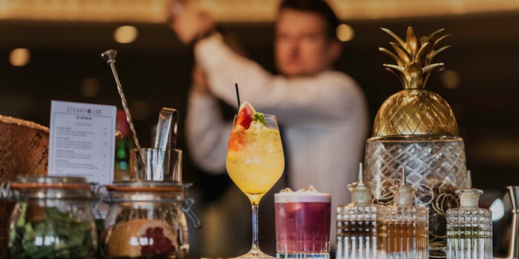 Guía de paquetes de bebidas Cunard: ¿Vale la pena o no? Guía de paquetes de bebidas Cunard: ¿Vale la pena o no?