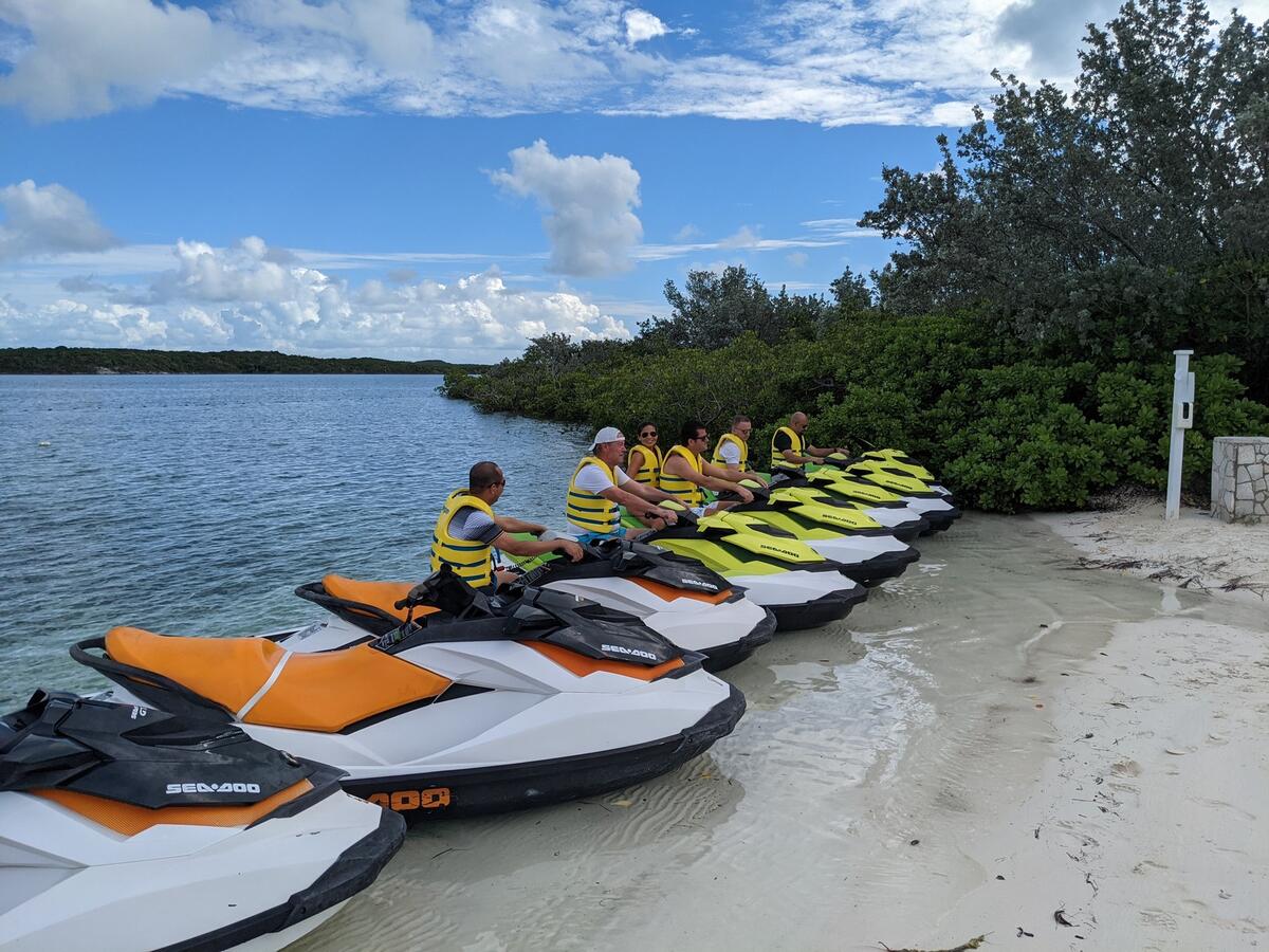 Blog en vivo de Rotterdam 2021 – Día 4 – Motos de agua en Half Moon Cay