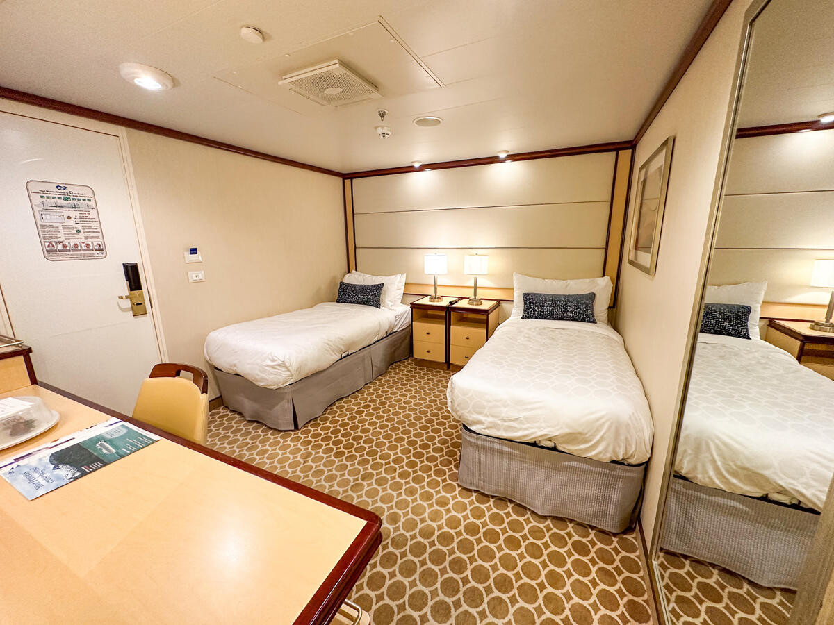 Reservé un crucero Princess a Alaska por $1,147 por persona; haga un recorrido por mi pequeña cabina interior