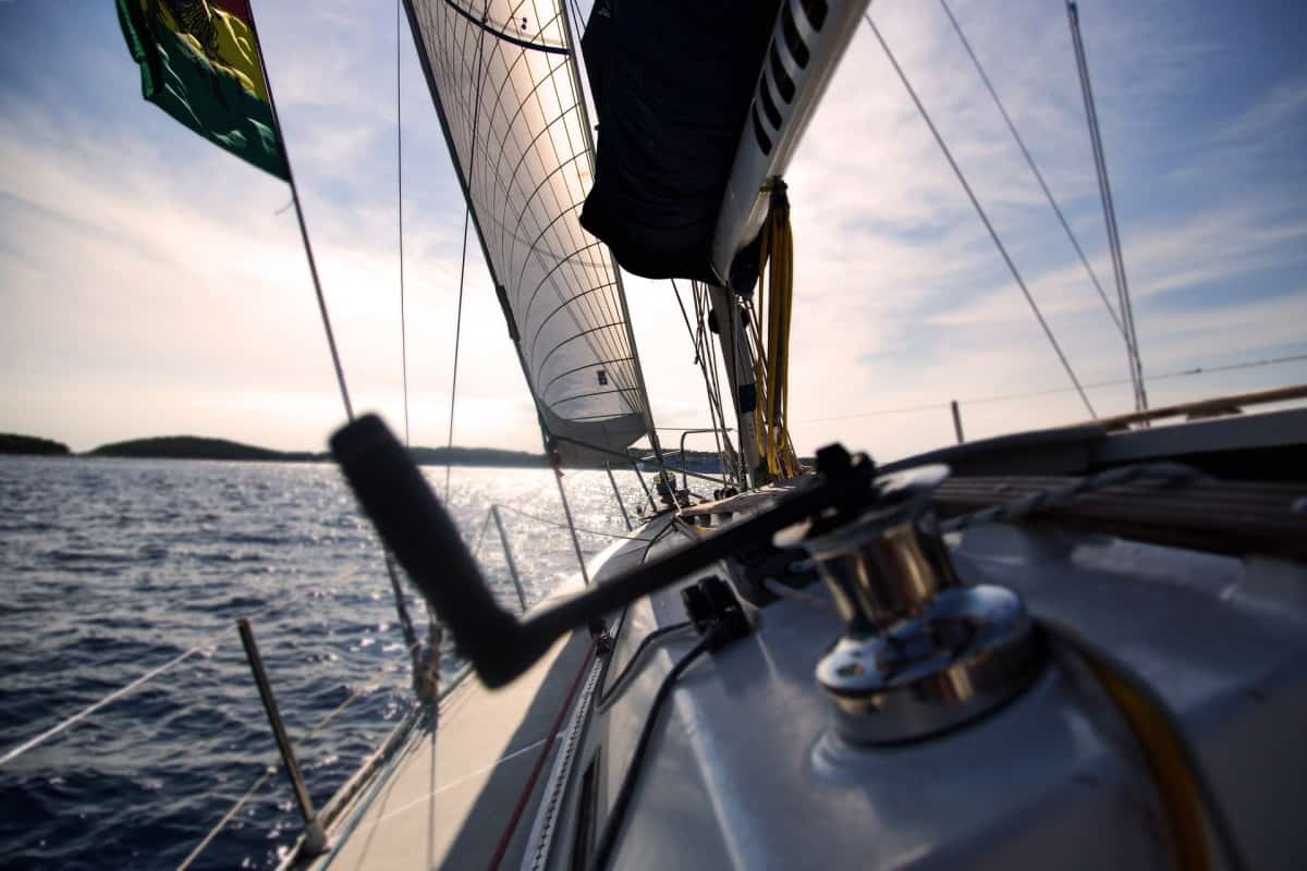 La guía definitiva de vacaciones en velero para familias amantes de los cruceros La guía definitiva de vacaciones en velero para familias amantes de los cruceros