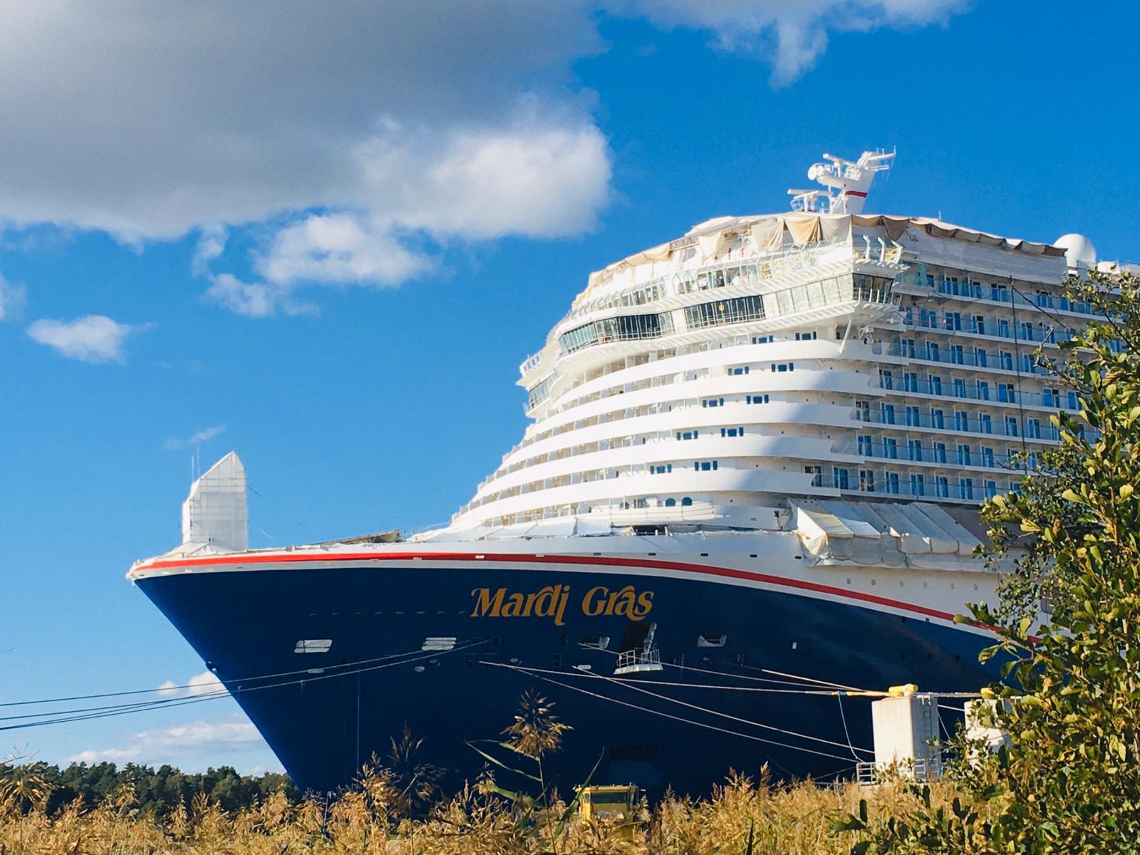 Los cruceros de Carnival pronto tendrán un diseño de casco rojo, blanco y azul