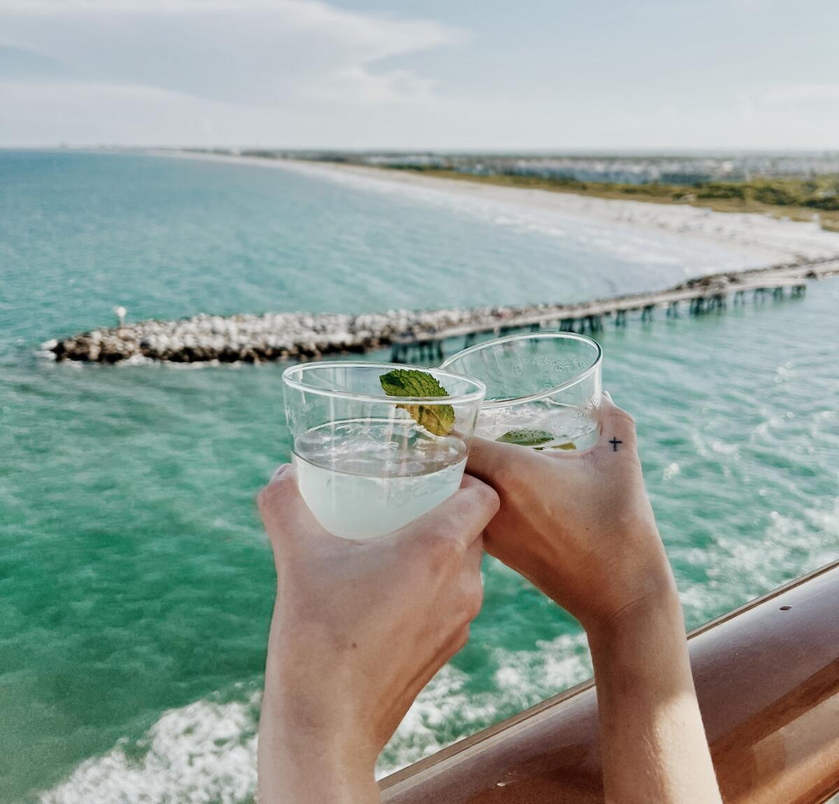 25 bebidas para pedir si tienes un paquete de bebidas en el crucero