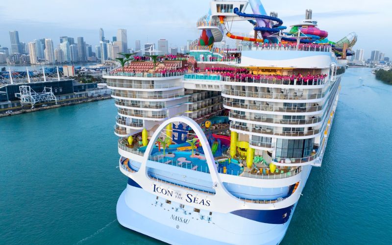 Royal Caribbean vs. Celebrity Cruises: ¿Cuál es mejor? Royal Caribbean vs. Celebrity Cruises: ¿Cuál es mejor?