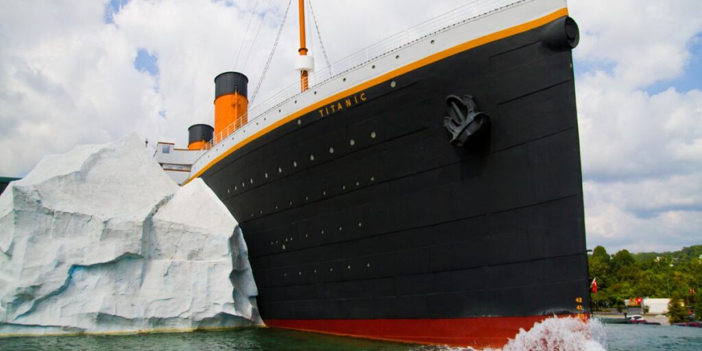 Titanic versus cruceros modernos (comparación de tamaños) Titanic versus cruceros modernos (comparación de tamaños)