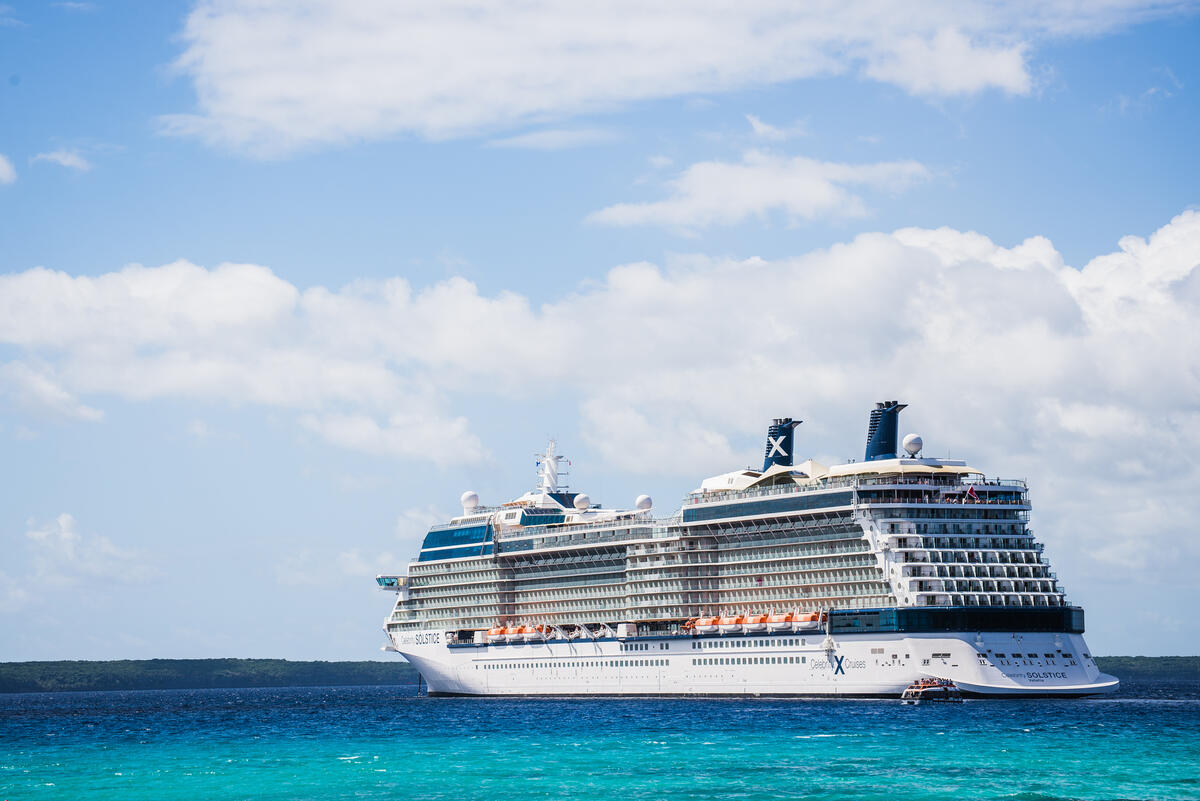 Informe de la semana de cruceros: nueva oferta de AmEx, los mejores cruceros para quienes viajan por primera vez, guía de propinas y más.