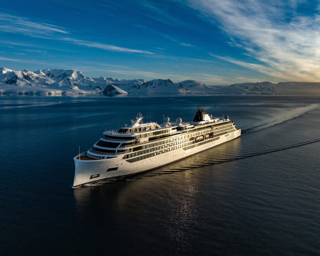 ¿Qué pasa si un crucero es golpeado por una ola rebelde?