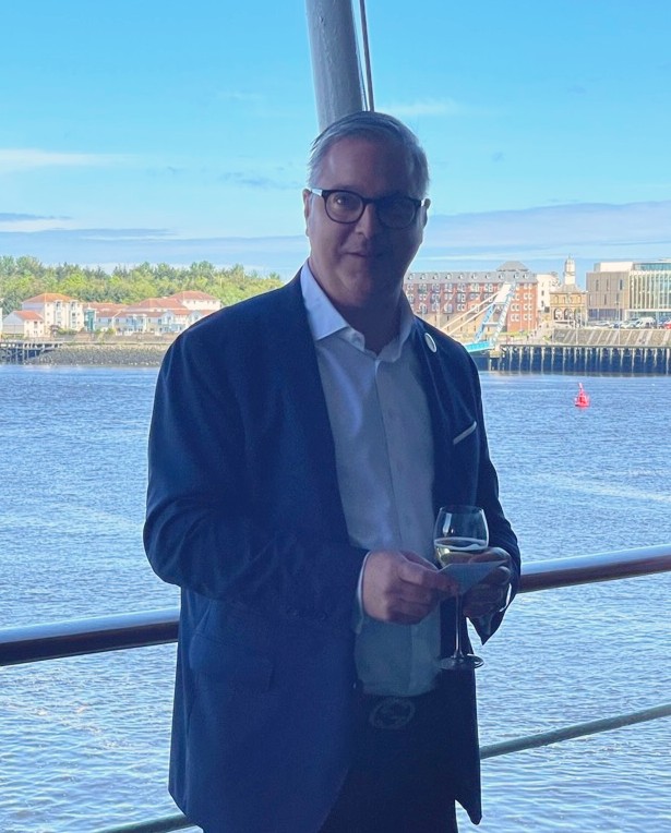 ¿Quién es el propietario de Ambassador Cruise Line? ¿Quién es el propietario de Ambassador Cruise Line?